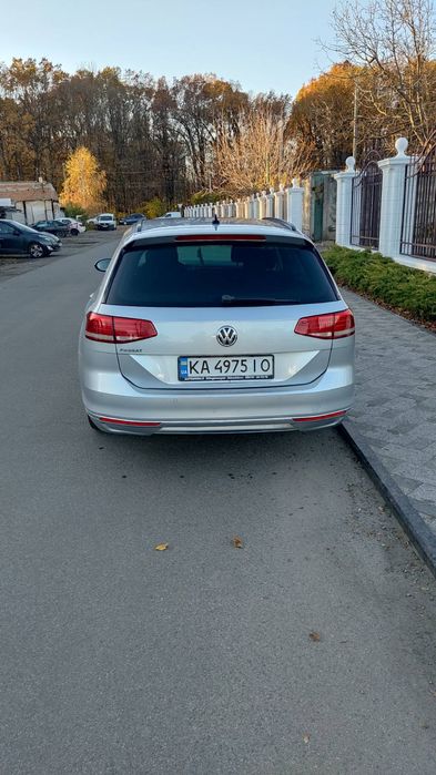Продам автомобіль Volkswagen Passat B8