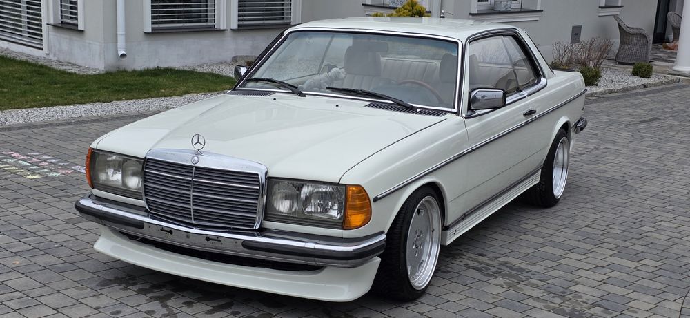 Mercedes coupe c123 w123