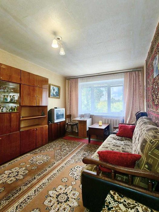 Продаж 2-кімнатної квартири 46 м2 в цегляному будинку біля ПК ХІМІКИ.