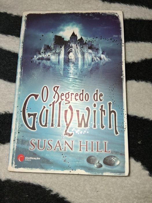 Livro juvenil O Segredo de Gullywith
