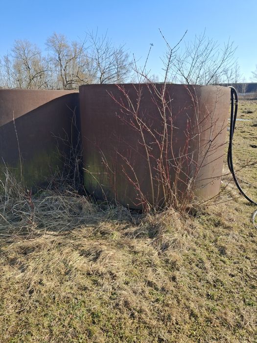 Продам ємність металеву резервуар бочка 2шт