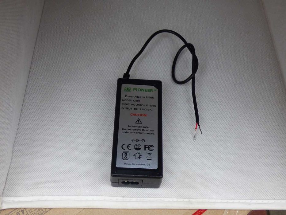 Електрошрот 12.6в 12.6v 3.0A  блок живлення питания Pioneer
