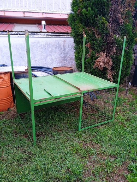 Banca em chapa e rede