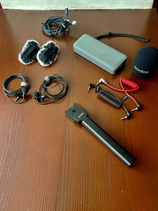 Бездротова мікрофонна система Godox MoveLink M2 (2 передавачі + приймач)