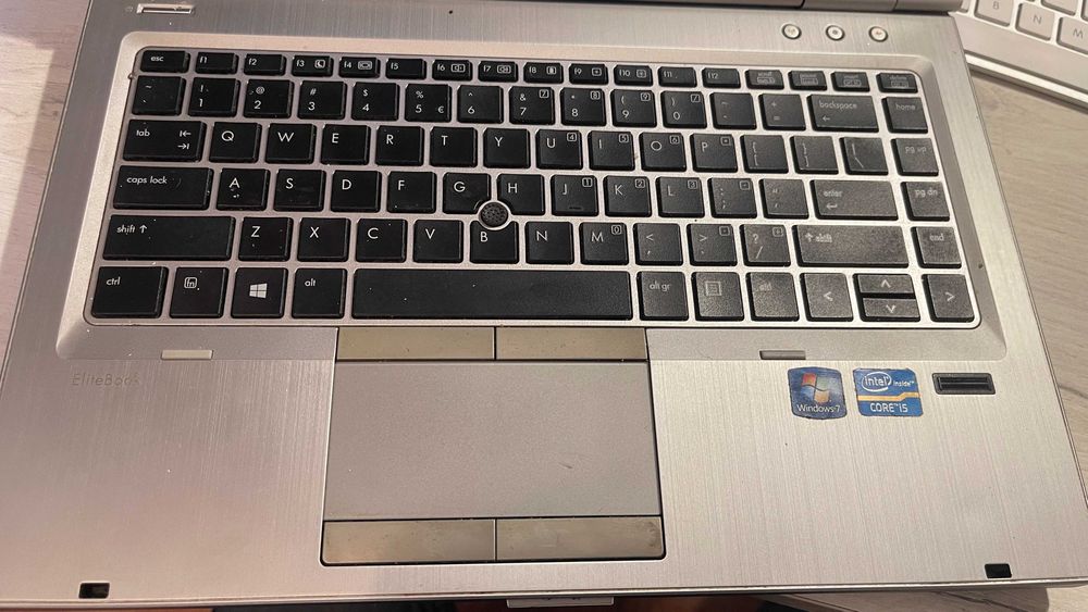 Aluminiowy laptop Biznesowy  Hp elitebook 8470p  + stacja dokująca