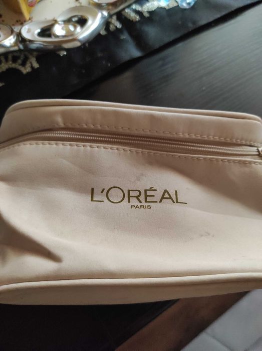 Kosmetyczka- kuferek Loreal