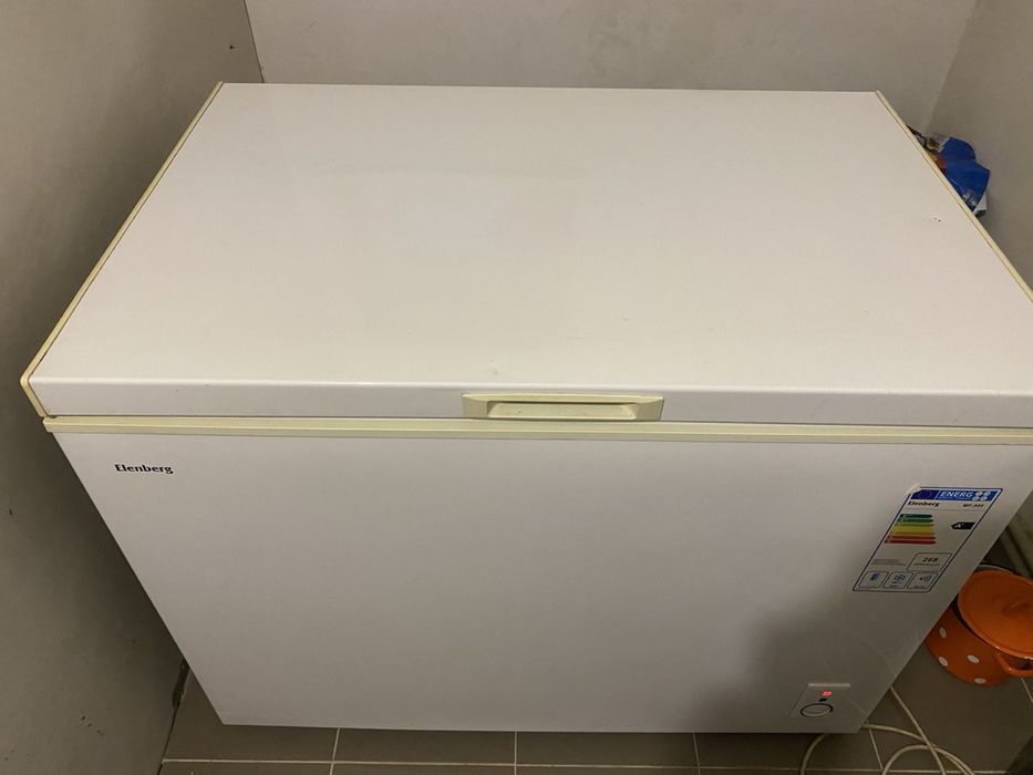 Продам морозильну камеру