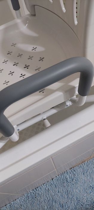 Cadeira de banho giratória