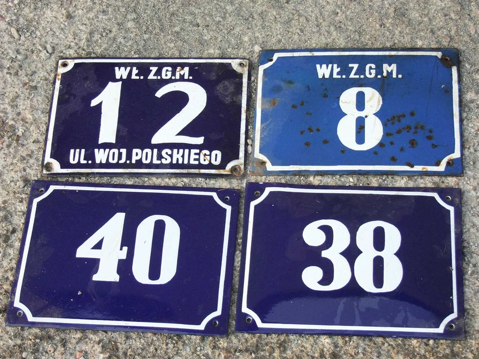 tabliczka z numerem domu PRL