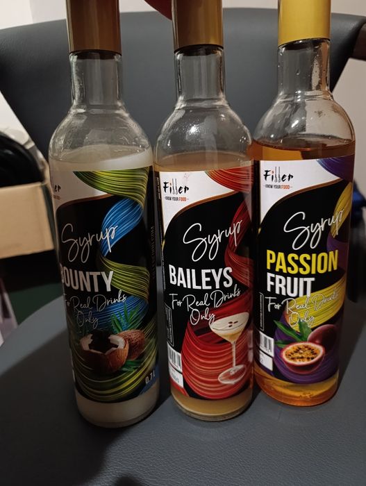 Лот сиропів для коктейлів