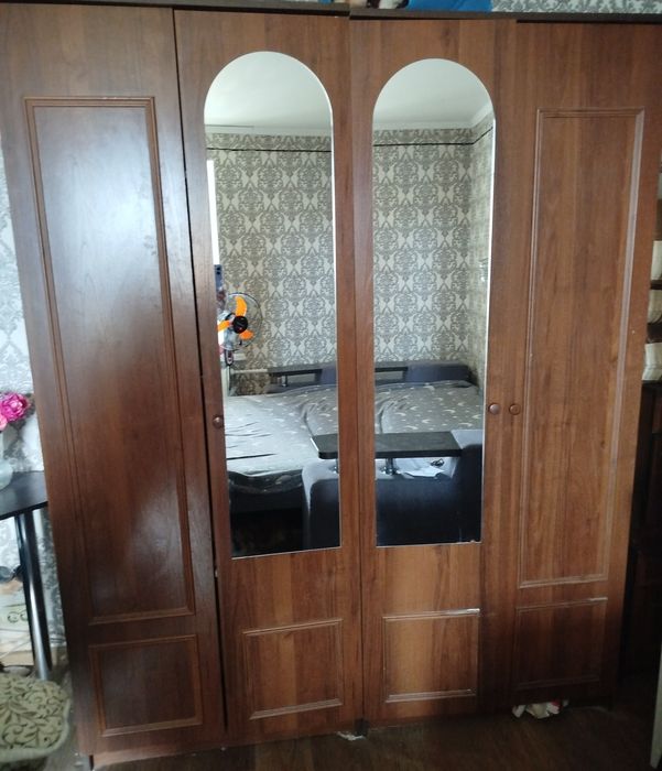 Продаж вживаних меблів
