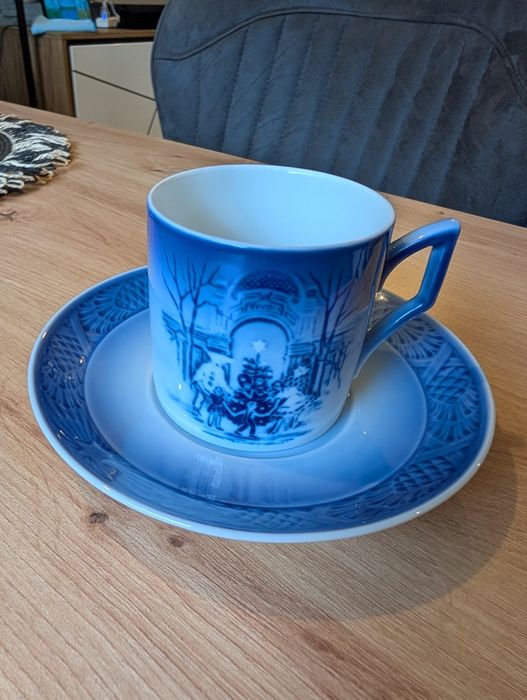 Royal Copenhagen 1990 talerzyk + filiżanka