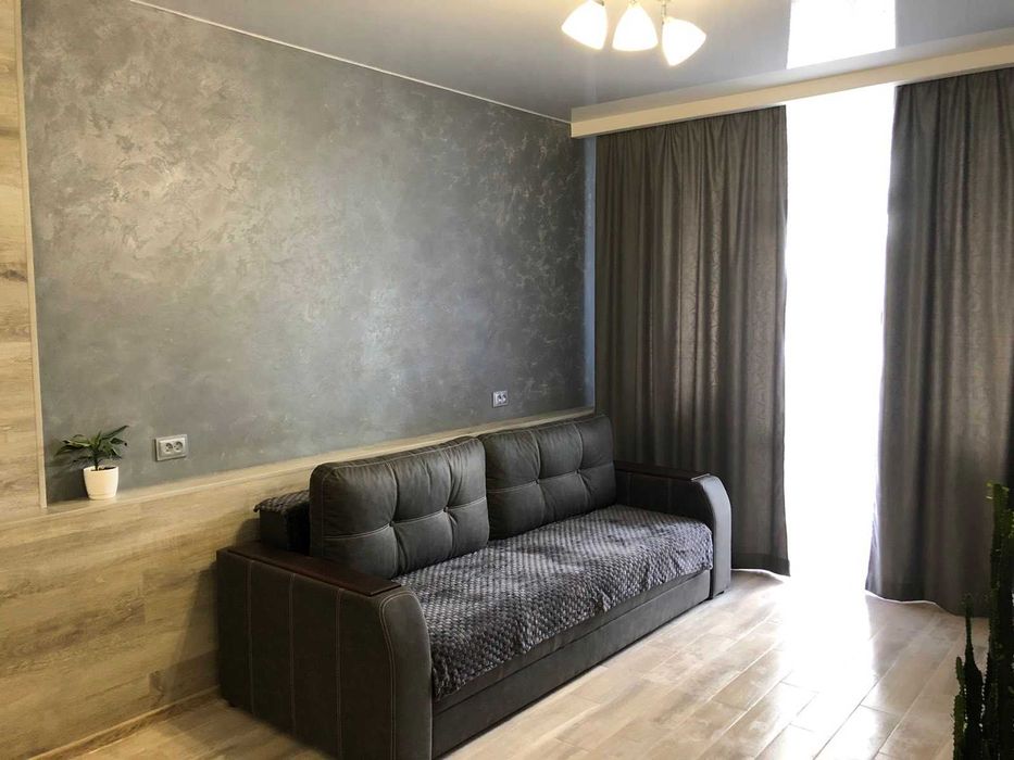 Подобово 1,5 кімнатна квартира на Озерній