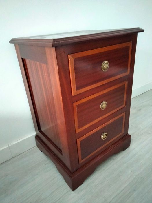 Comoda de quarto + 2 mesas de cabeceira