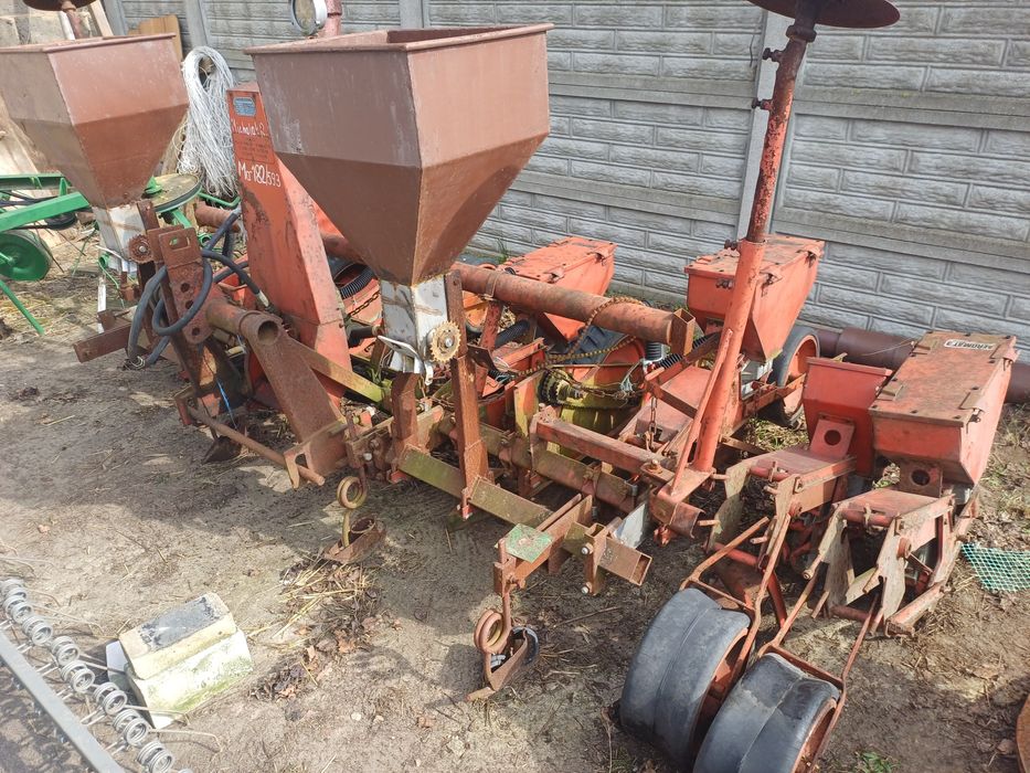 Siewnik do kukurydzy buraków