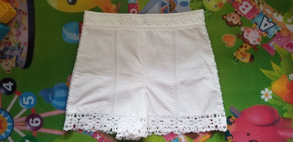 Білі шорти Zara нові