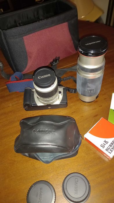 Máquina fotográfica analógica Canon EOS 300