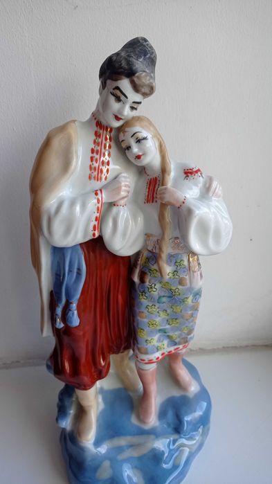 Фарфоровая статуэтка. Майська ніч.