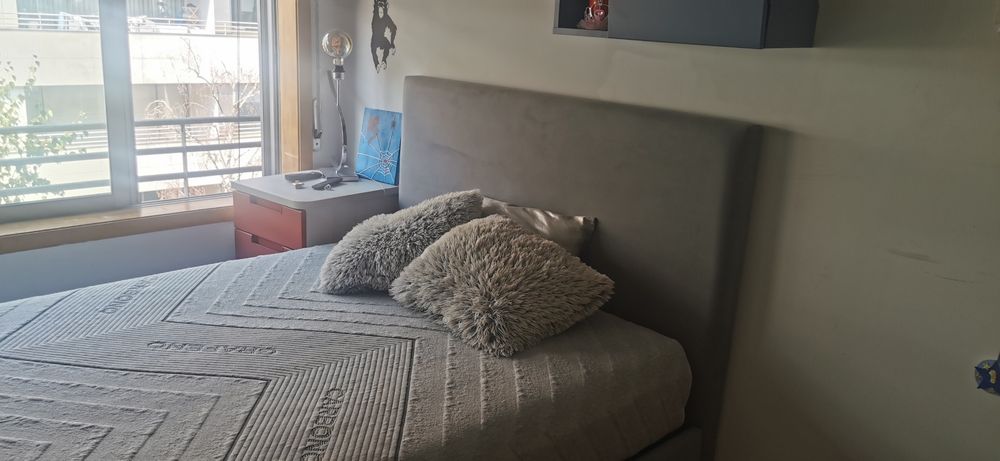 Cama de casal usada