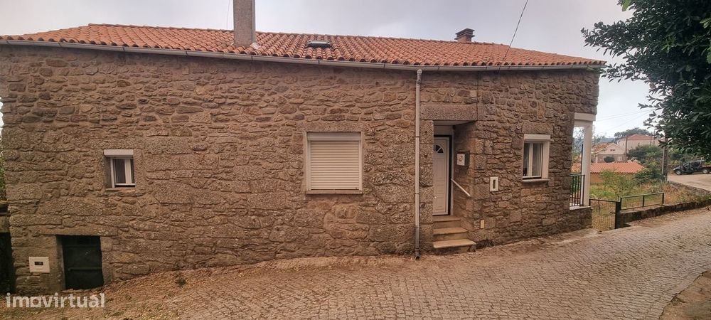 Moradia de 4 quartos mobilada