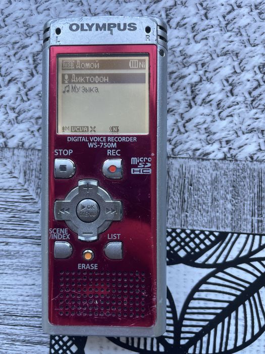 Диктофон Olympus WS-750M 4 GB RED mp3 плеер