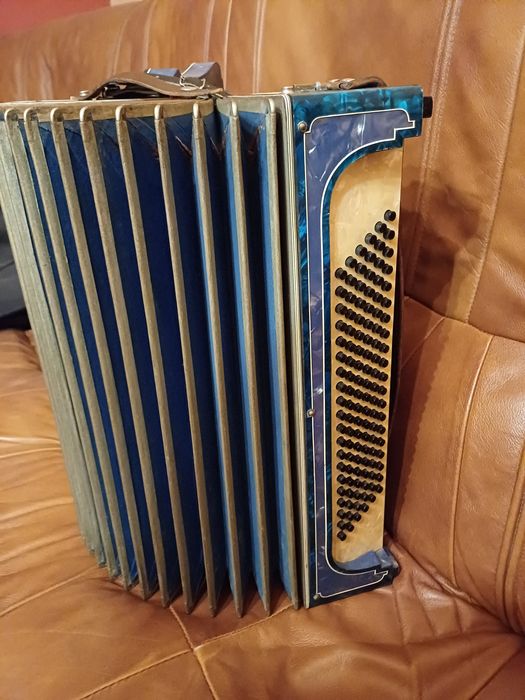 Akordeon scandalli vibrante three