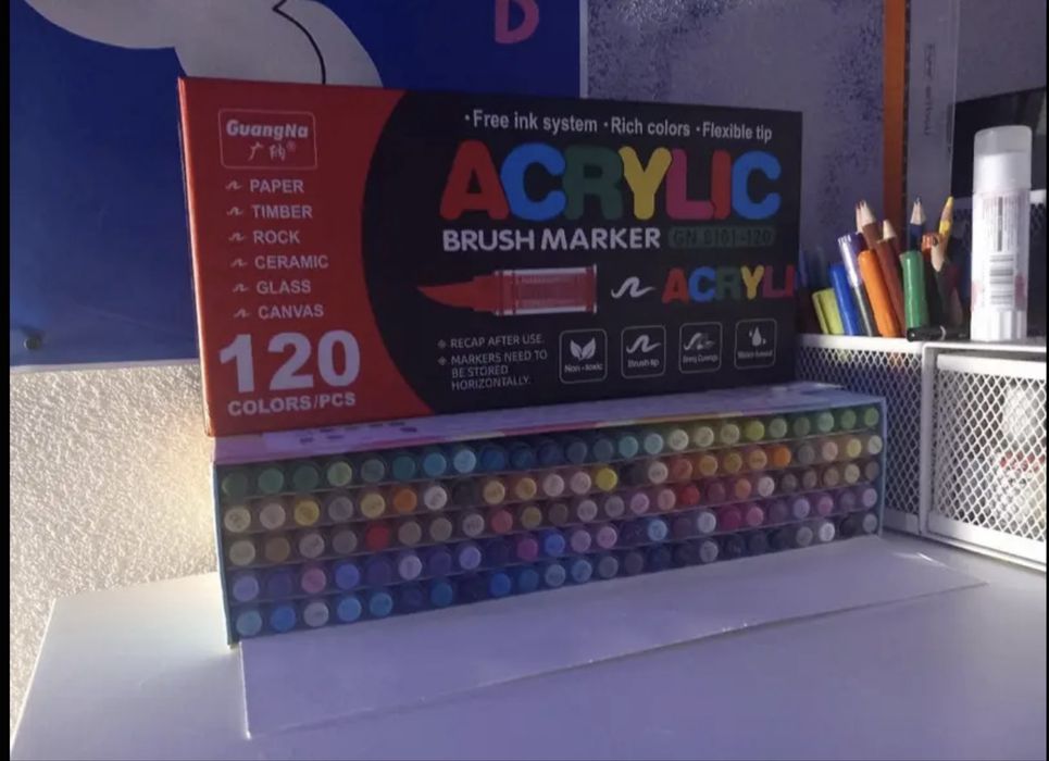 Набір акрилових маркерів