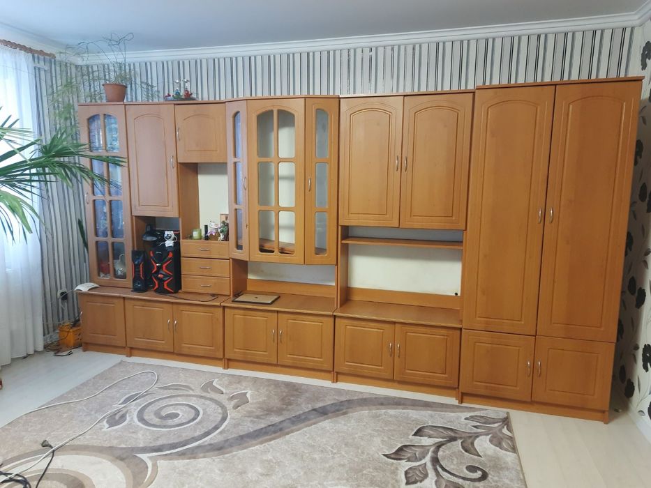 Продам стінку  в вітальню