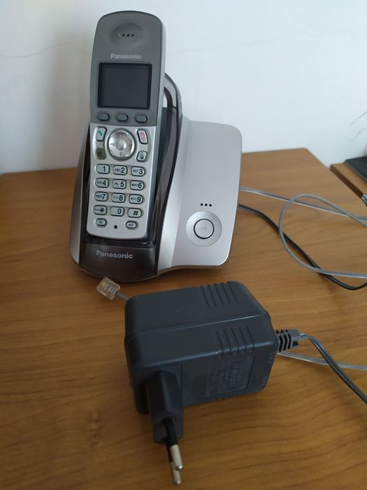 Telefon stacjonarny bezprzewodowy Panasonic KX-TCD 300 z kolorowym wyś