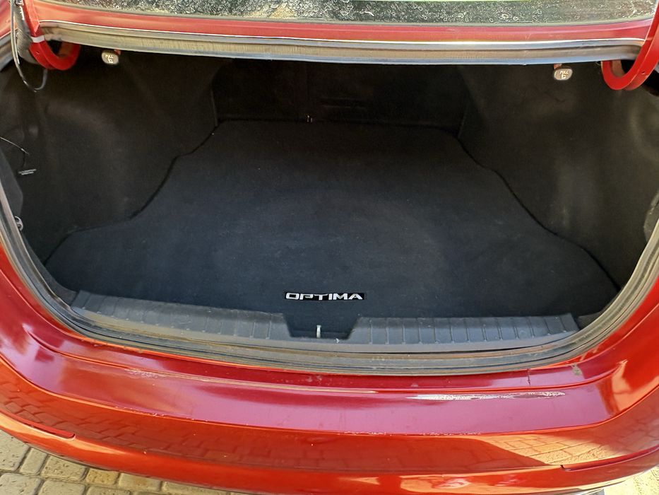 Продам Kia Optima.
