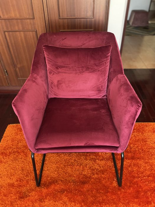 Cadeirão Bordeaux em veludo HÔMA Altura 78cm / Largura 53cm