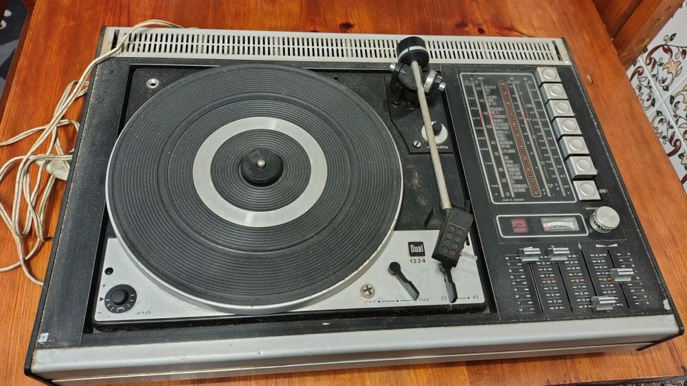 Gira discos, grundic studios