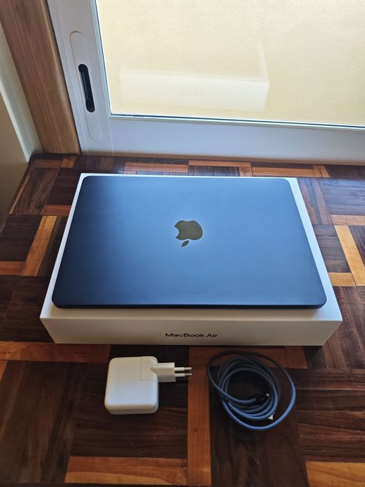 Macbook M4 13" 256gb (Midnight)