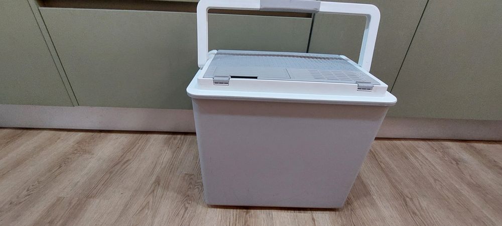 [Reservada] Geleira / arca eléctrica Norauto 12/230V (30L)