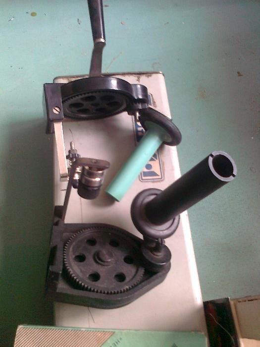 Продаю вязальную машину Нева 4-1 с дополнительным оборудованием