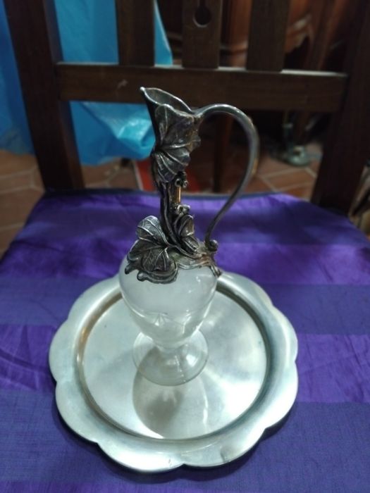 Jarro com salva em prata com marca e contraste