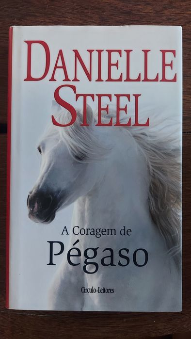 2 livros Danielle Steel - Pégado e Hotel Hollywood