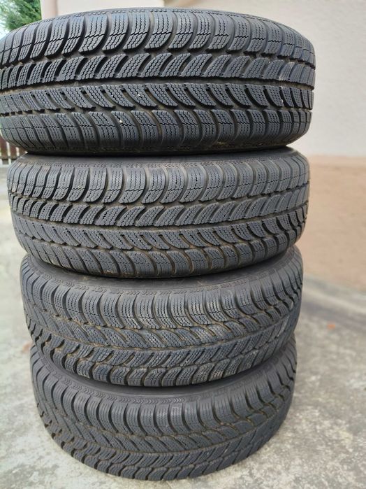 Koła zimowe Toyota Yaris z czujnikami kołpaki