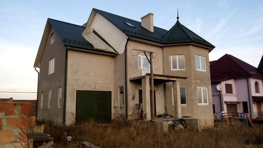 Продам двоповерховий будинок