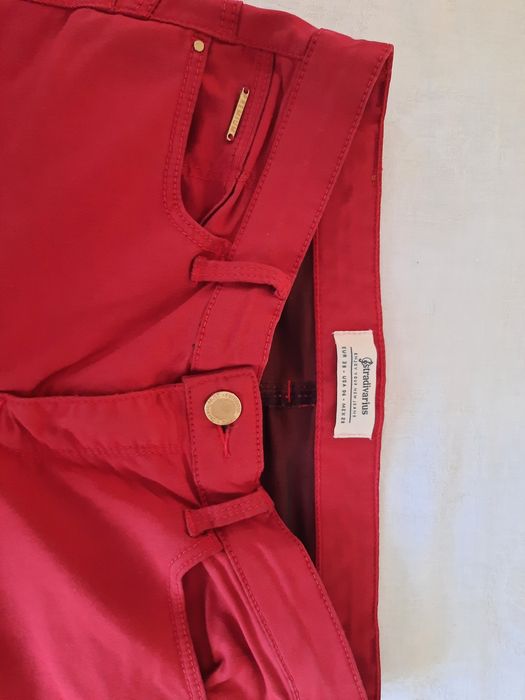 Spodnie Stradivarius slim fit czerwone rozmiar 28 M