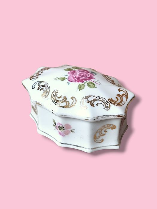 Caixa de porcelana Vista Alegre com decoração floral