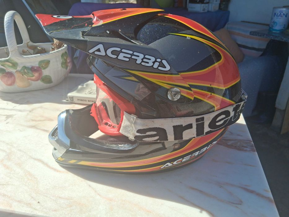 Capacete todo terreno acerbis e oculos
