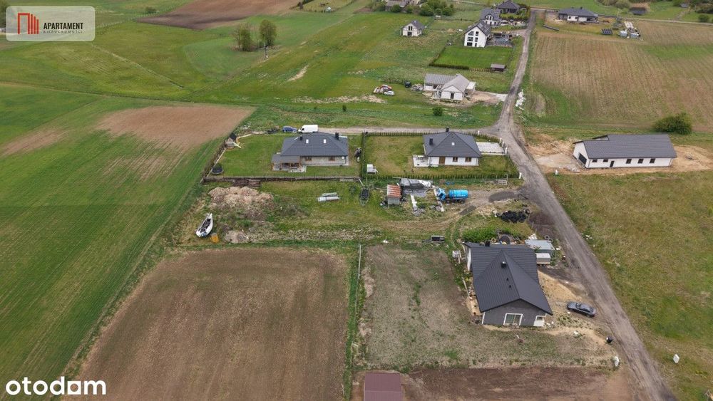 Działka budowlana 2437 m² – Stradomno