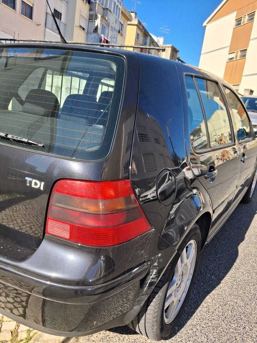 Volkswagen Golf em bom estado