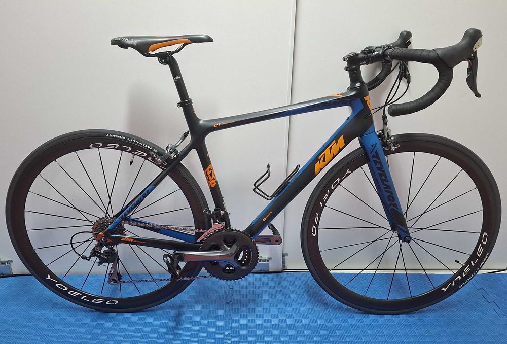 KTM Revelator 3300 – PERFORMANCE CARBON – Excelente Estado