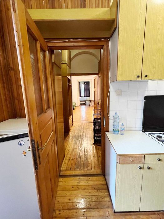 Продаж 2-кімн. квартири по вул.Пекарській, біля Зоовет. істор.Центр