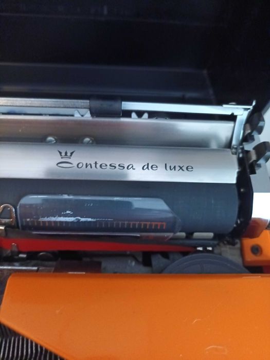 Máquina de escrever Adler Contessa