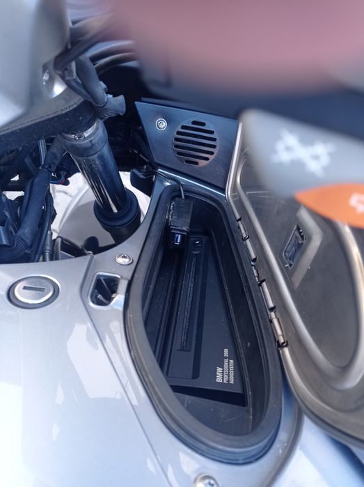 BMW.   R 1200 RT