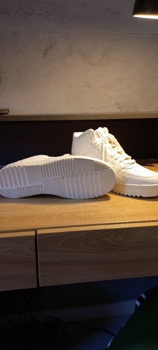 Sneakersy białe Bershka rozmiar 42