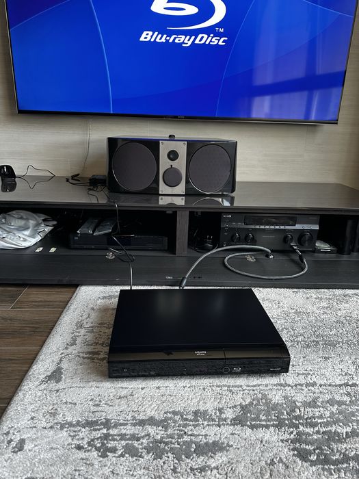 Blue-ray плеєр Sharp BD-HP21RU + 4 Blue-ray дисків